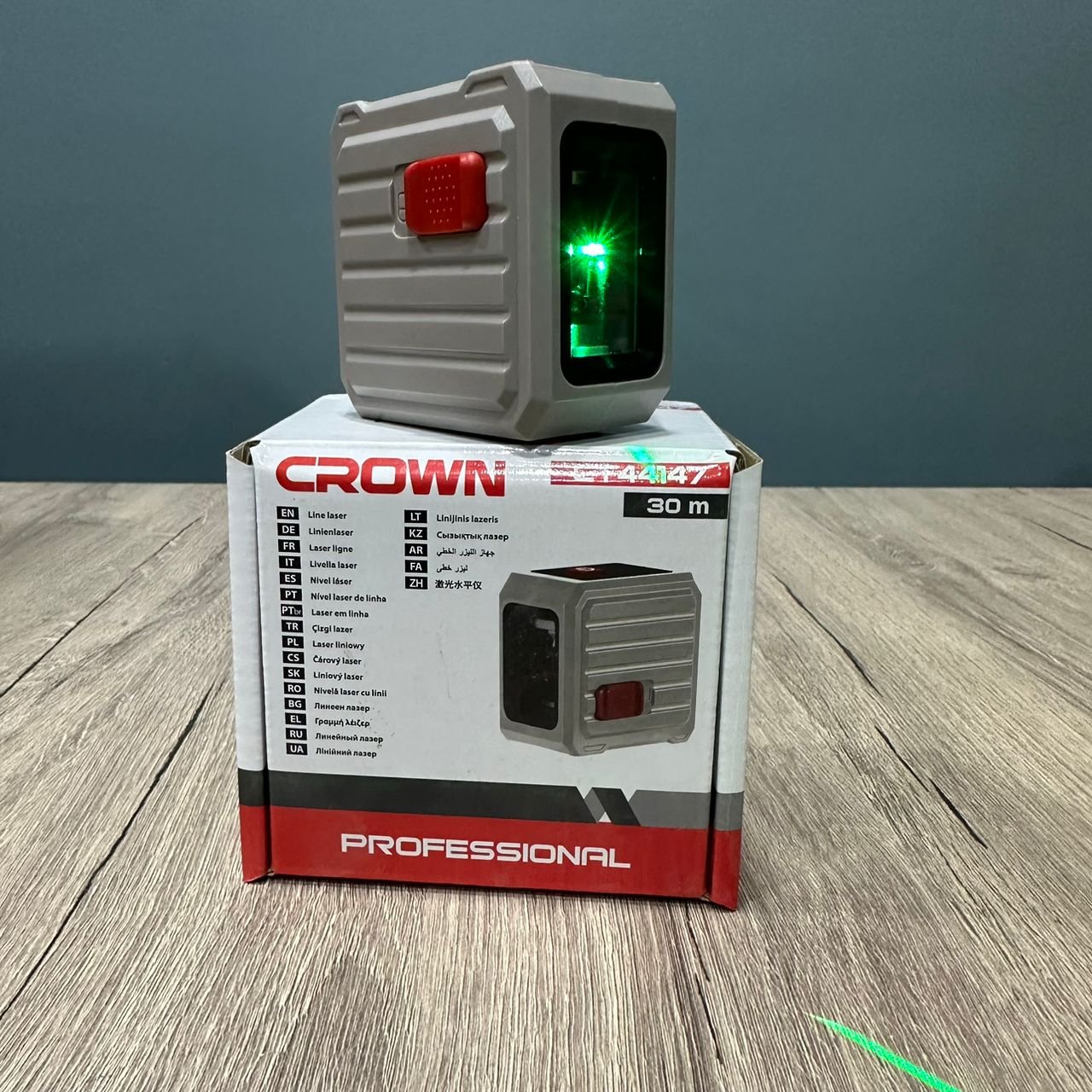 NIVEAU LASER CLASS TWO 2 LIGNES CROWN CT44147 30M SANS FIL